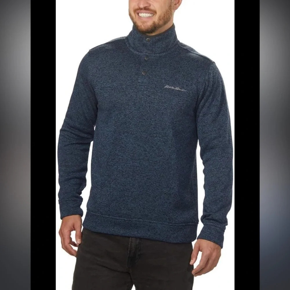 Men’s size small fleece lined mid weight pullover navy in excellent condition